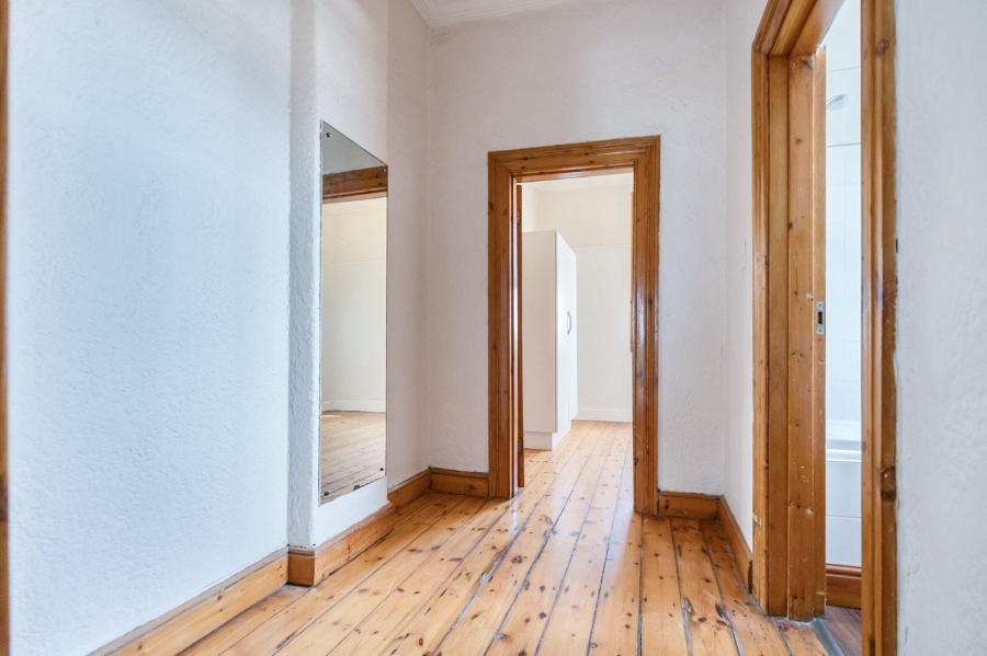 3 Bedroom Property for Sale in Sea Point Western Cape